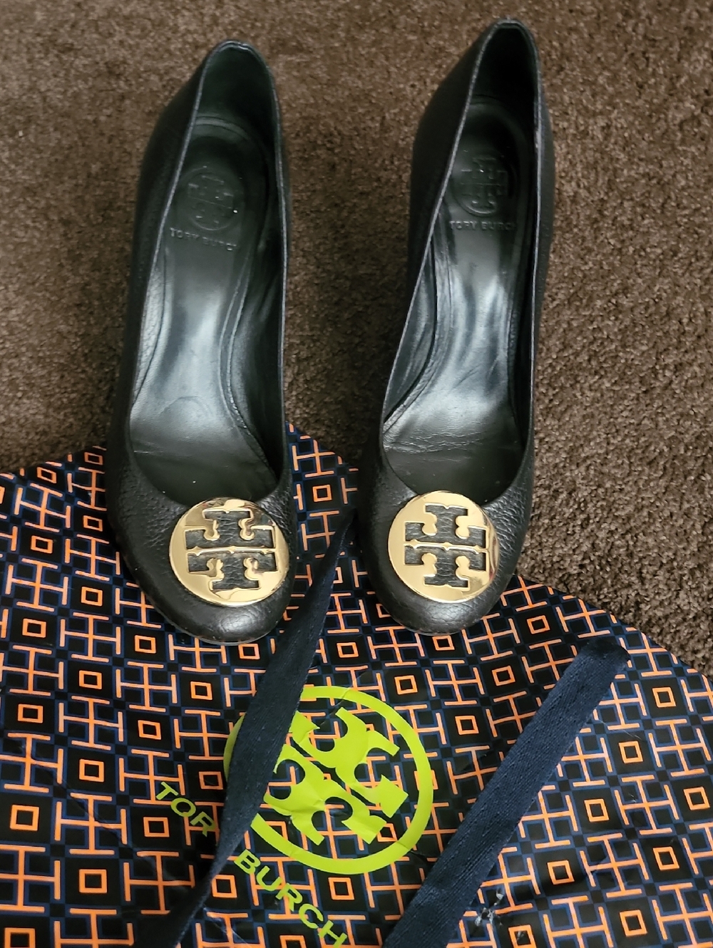 Tory Burch Black Leather Pumps with Gold Logo